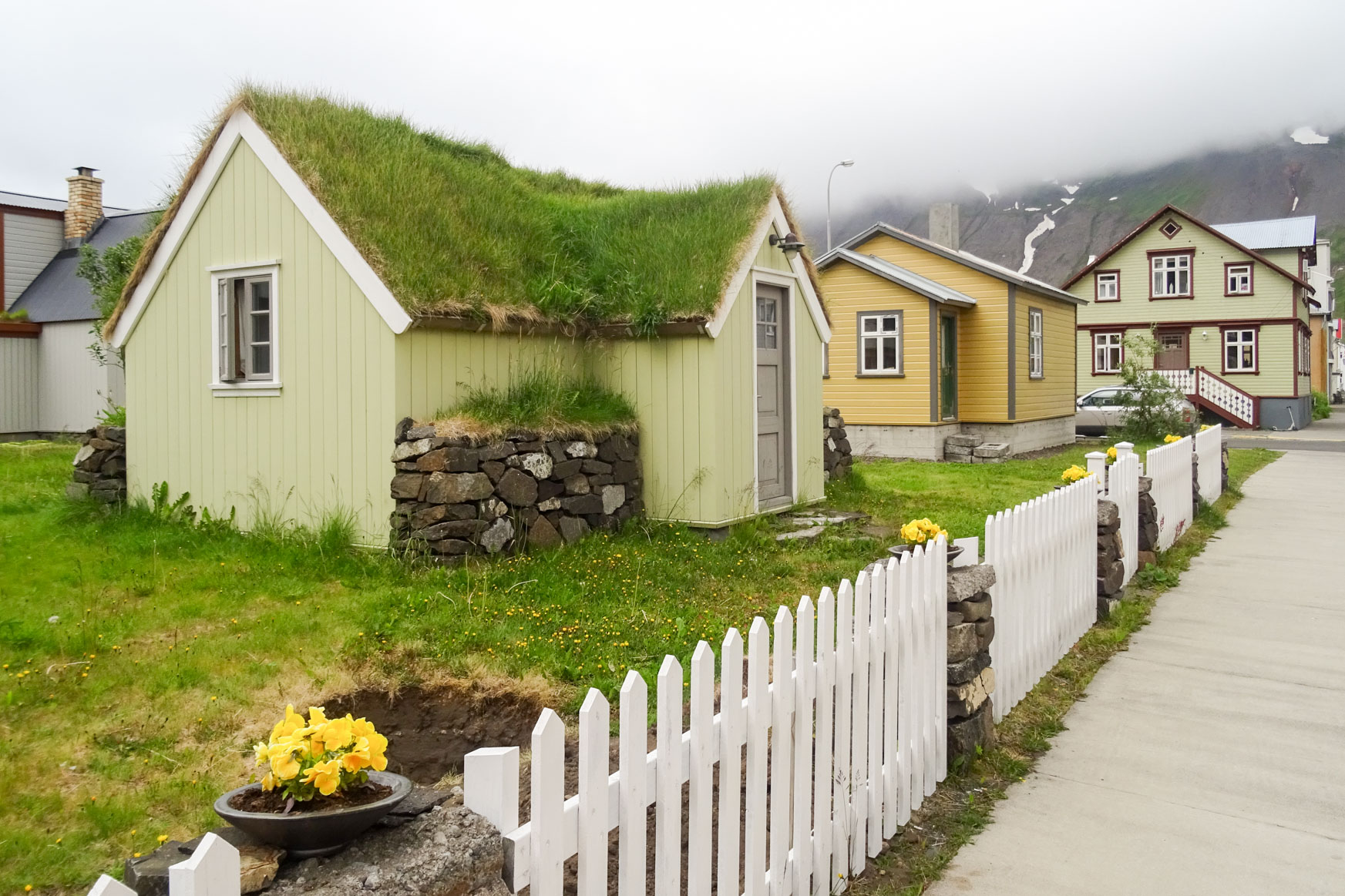 Gepflegte Holzhäuser in Siglufjörður
